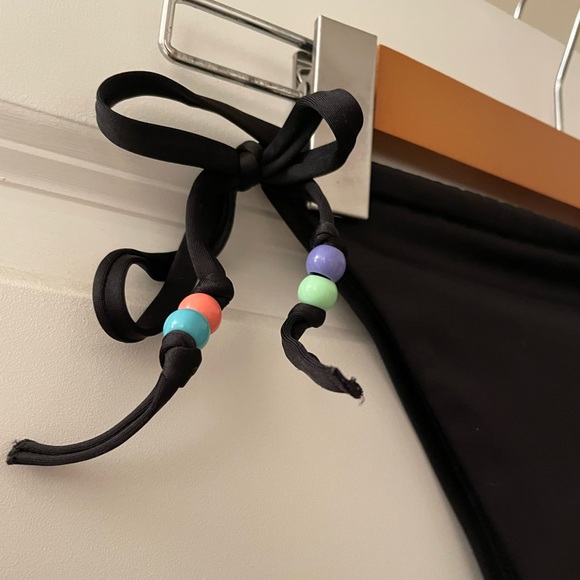 H&M High Rise Cheeky Black Bikini Bottoms - Picture 3 of 4